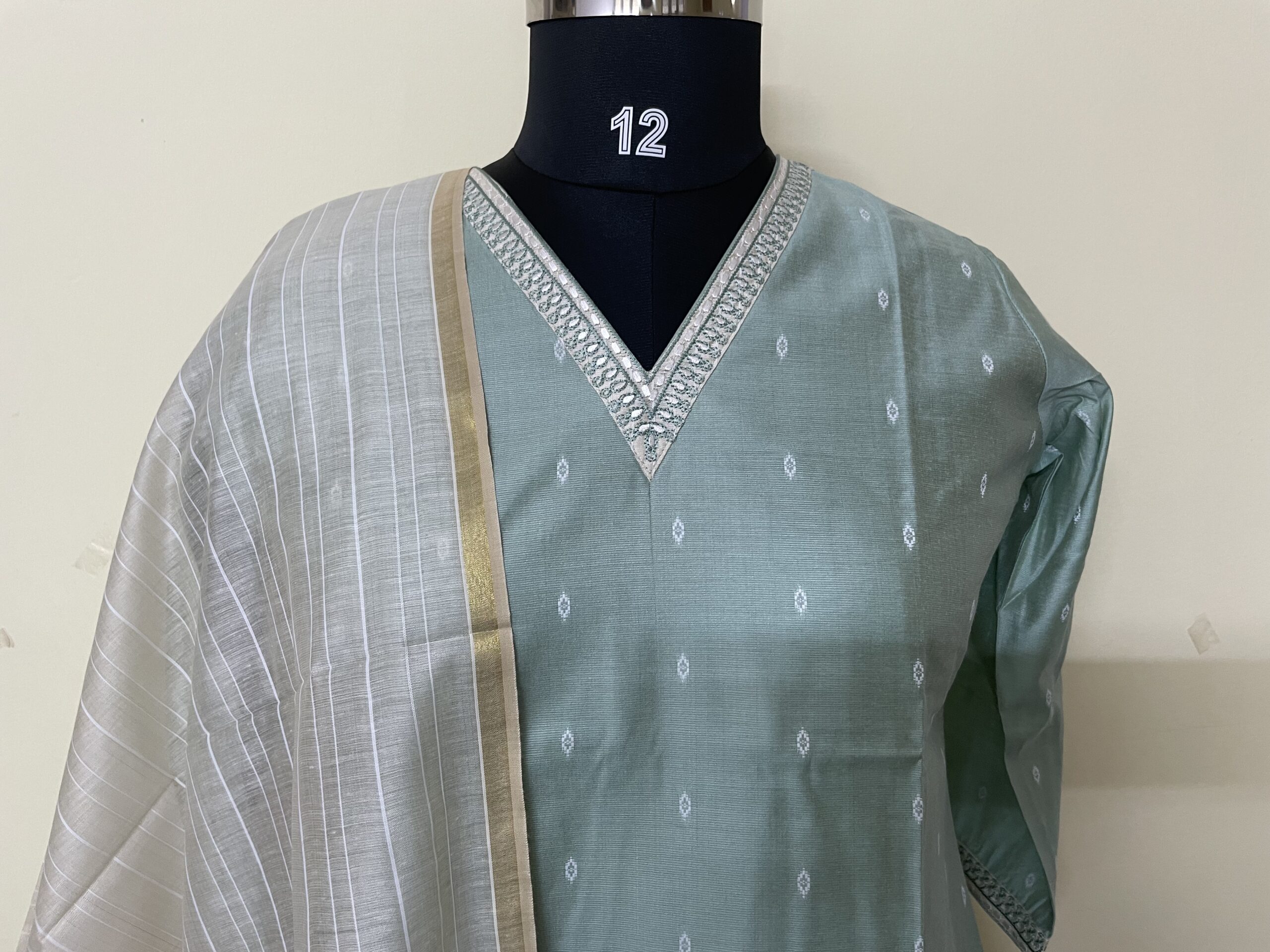 Raw silk 3 piece suit - Image 2